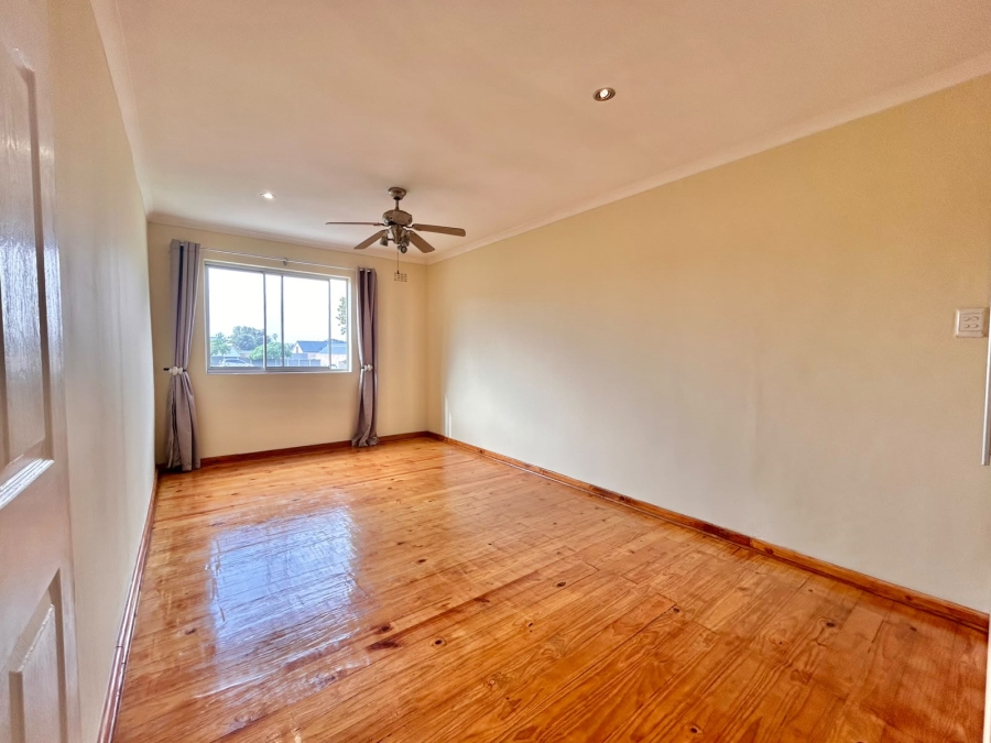 To Let 2 Bedroom Property for Rent in Zeekoevlei Western Cape